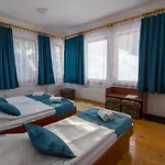 אכסניה Olimpik House *