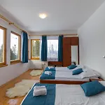 אכסניה Olimpik House יהורינה