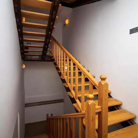 Olimpik House ياهورينا