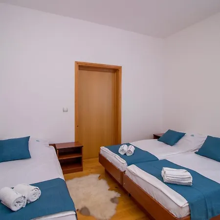 Olimpik House Lodge *